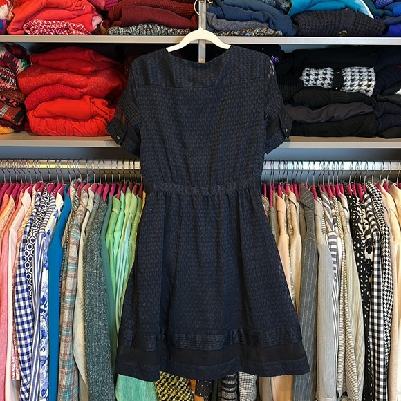 Banana Republic navy/black short sleeve lined button down dress size 2 - Picture 3 of 3
